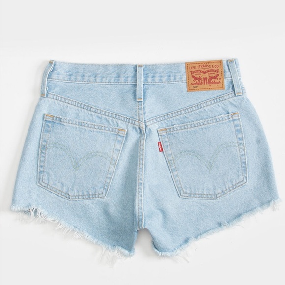 Levi's Pants - EUC Levis 501 Jean shorts - light wash, size 25